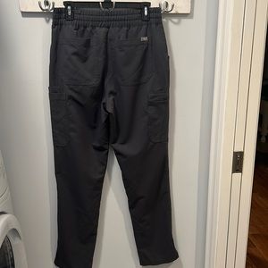 Figs women’s scrub pants. Charcoal gray. Size medium. high waisted yola skinny.